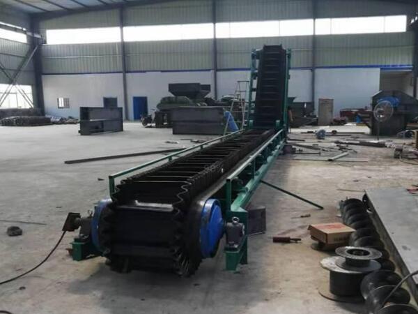 大傾角擋邊帶式輸送機(jī)